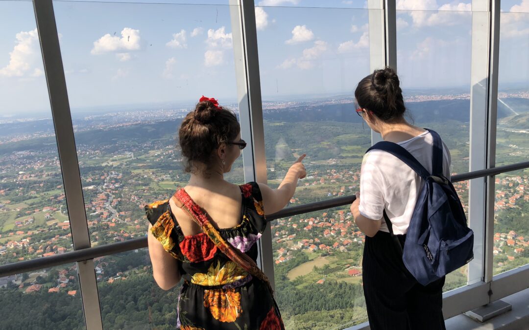 STAŽISTKINJE IZ ĐAKOVICE I SARAJEVA GOŠĆE EVROPSKOG POKRETA U SRBIJI